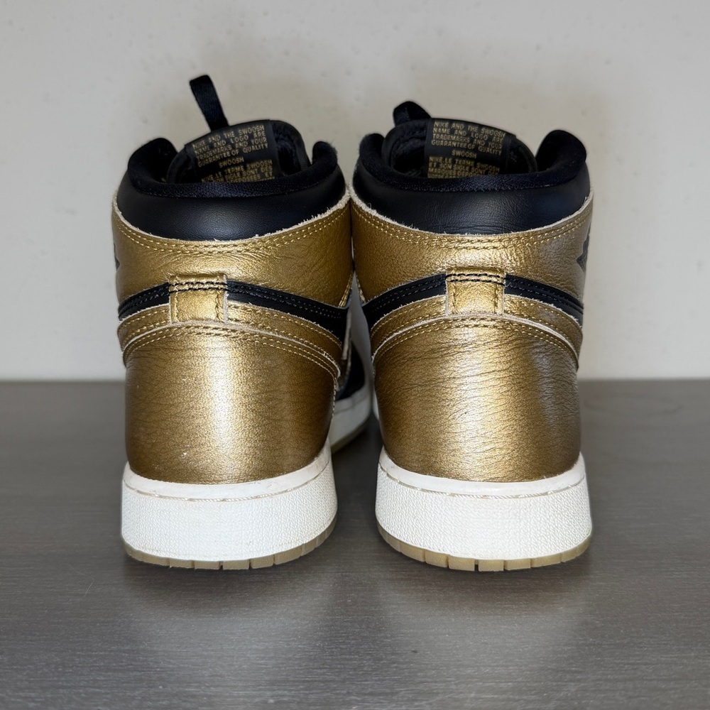 Nike Air Jordan 1 Retro High OG Black Metallic Gold GS 7Y Youth Teens Sneakers - Picture 6 of 9